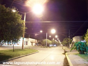 Vista nocturna Avenida San Martin de Laguna Paiva